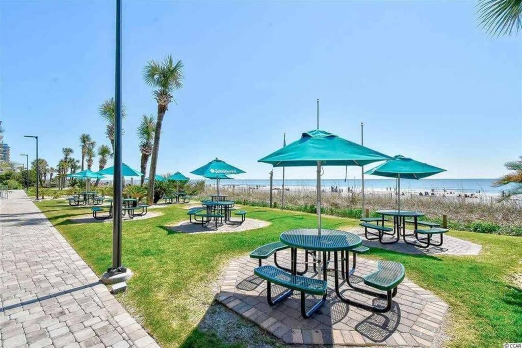 *Renovated Oceanfront Condo*Queen Beds*Pools*Hot Tubs*More*P220 Myrtle Beach Extérieur photo